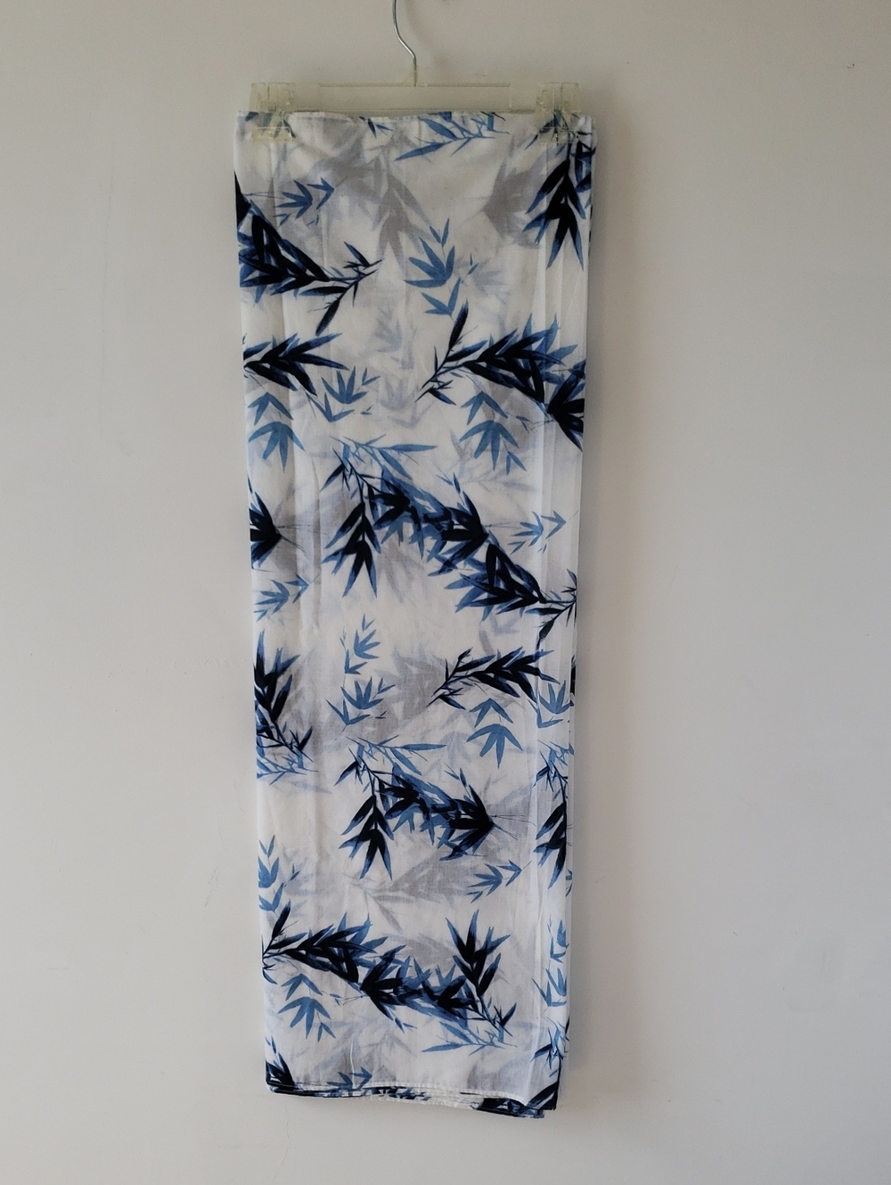 Banana Republic White Cotton Beach Coverup/Sarong with Blue Bamboo Print